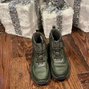 Nike hunter green Nike boots